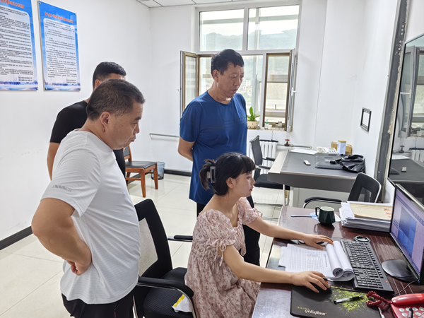 【三抓三促進行時】隴運集團成縣客運公司扎實開展“兩客一危”車輛動態(tài)監(jiān)控專項整治工作